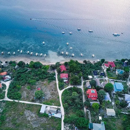 Titanic'S Nipa Hut Hostel