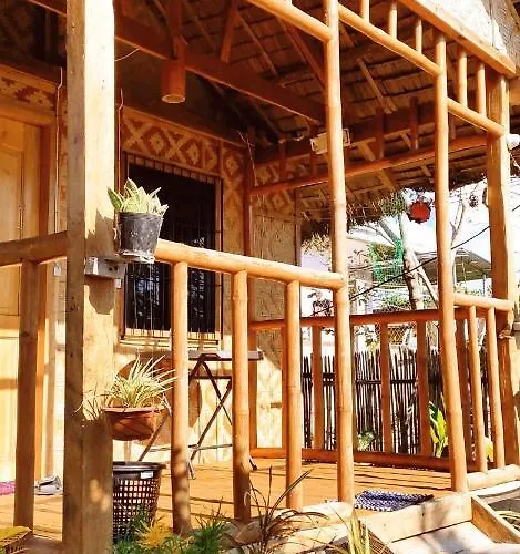 Titanic's Nipa Hut 호스텔