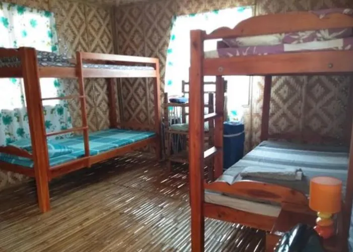 Titanic's Nipa Hut 호스텔 *