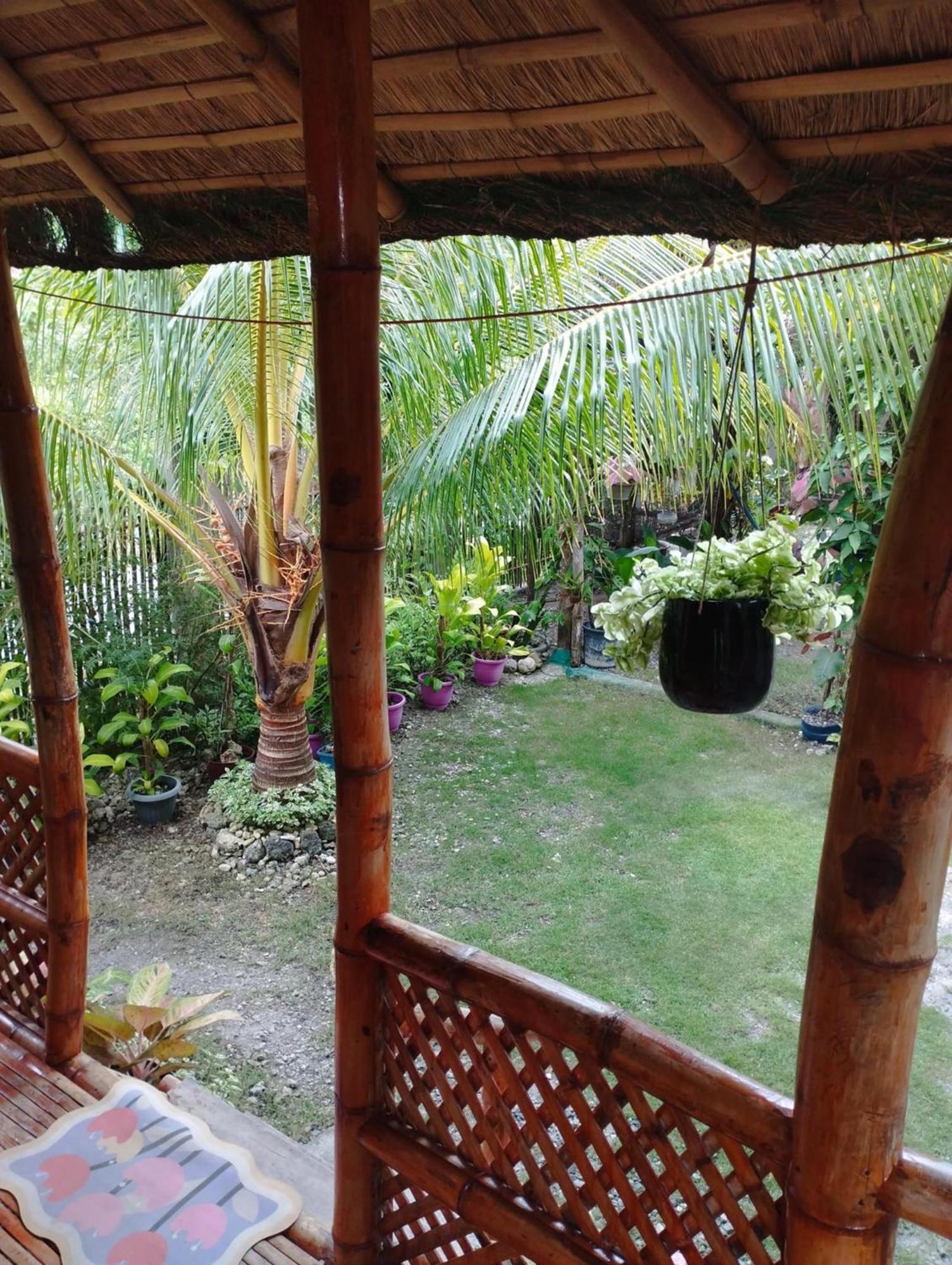 HOTEL TITANIC\'S NIPA HUT, MOALBOAL